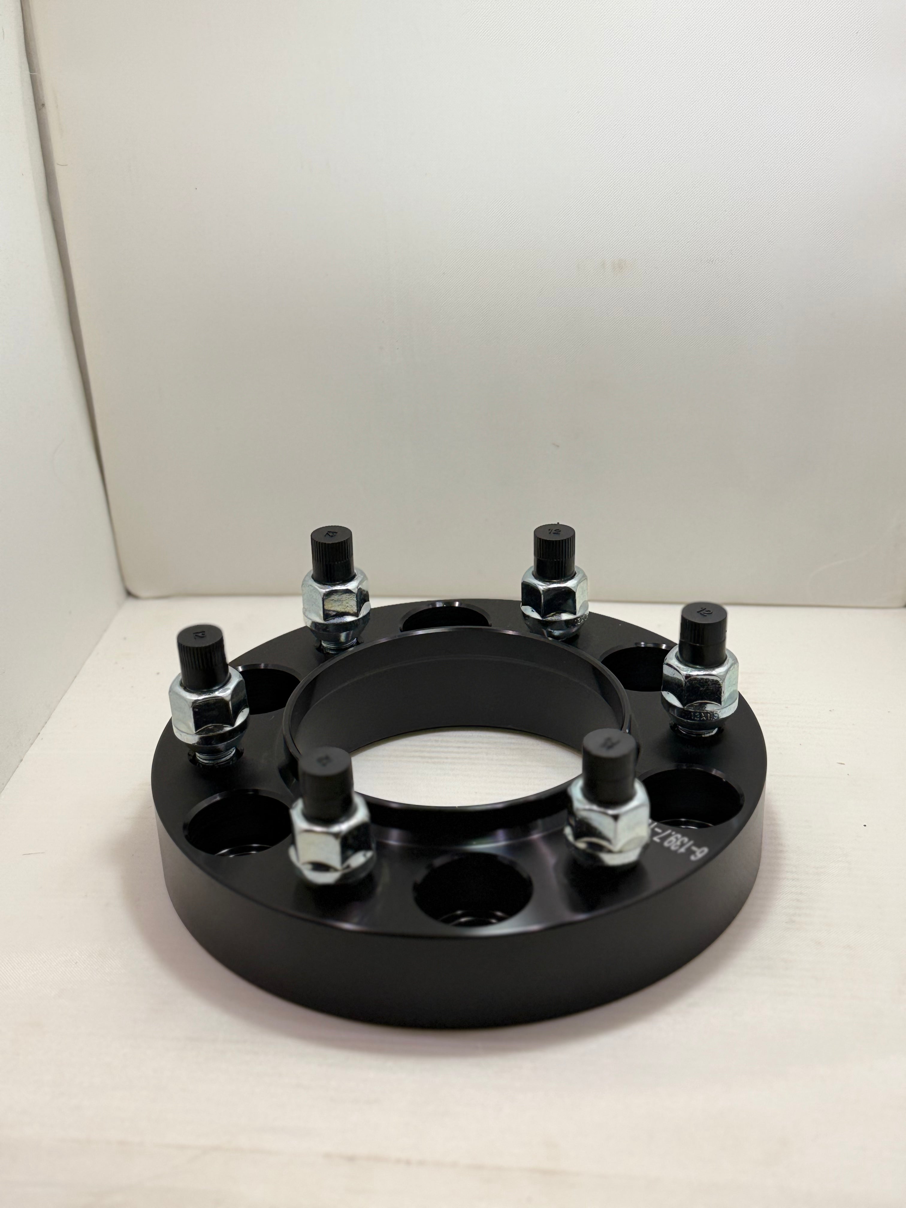 4 PCS SPACERS 6X139.7 30MM CB 106.1 / 106.1 M12X1.5 BLACK HC – Vigo / Revo / Fortuner